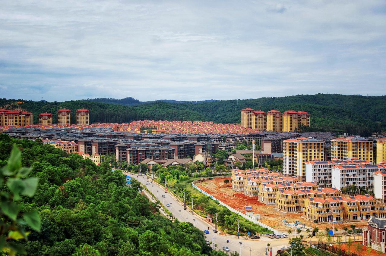 Howard Johnson Flower City Hotel Kunming Esterno foto