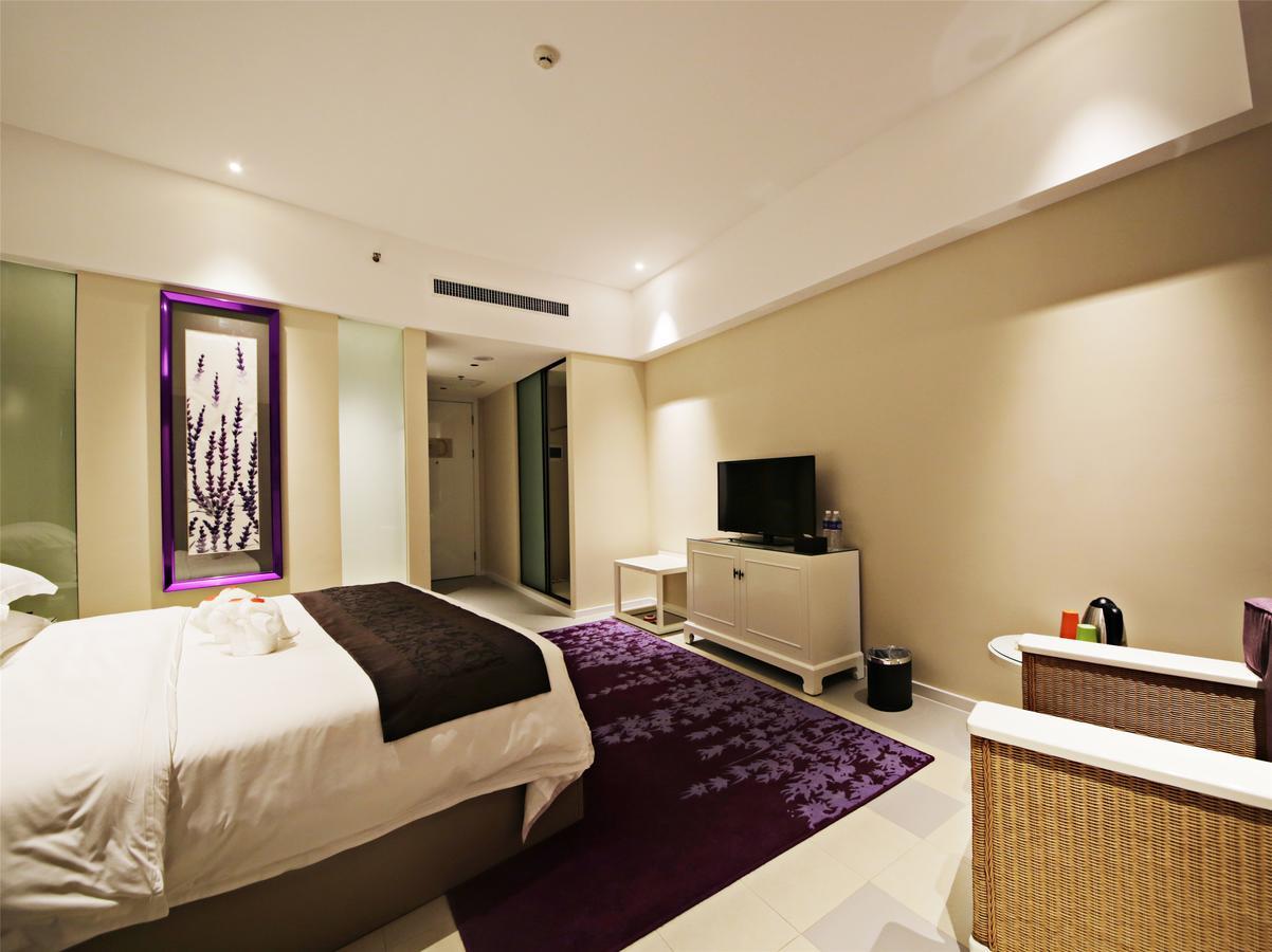 Howard Johnson Flower City Hotel Kunming Esterno foto