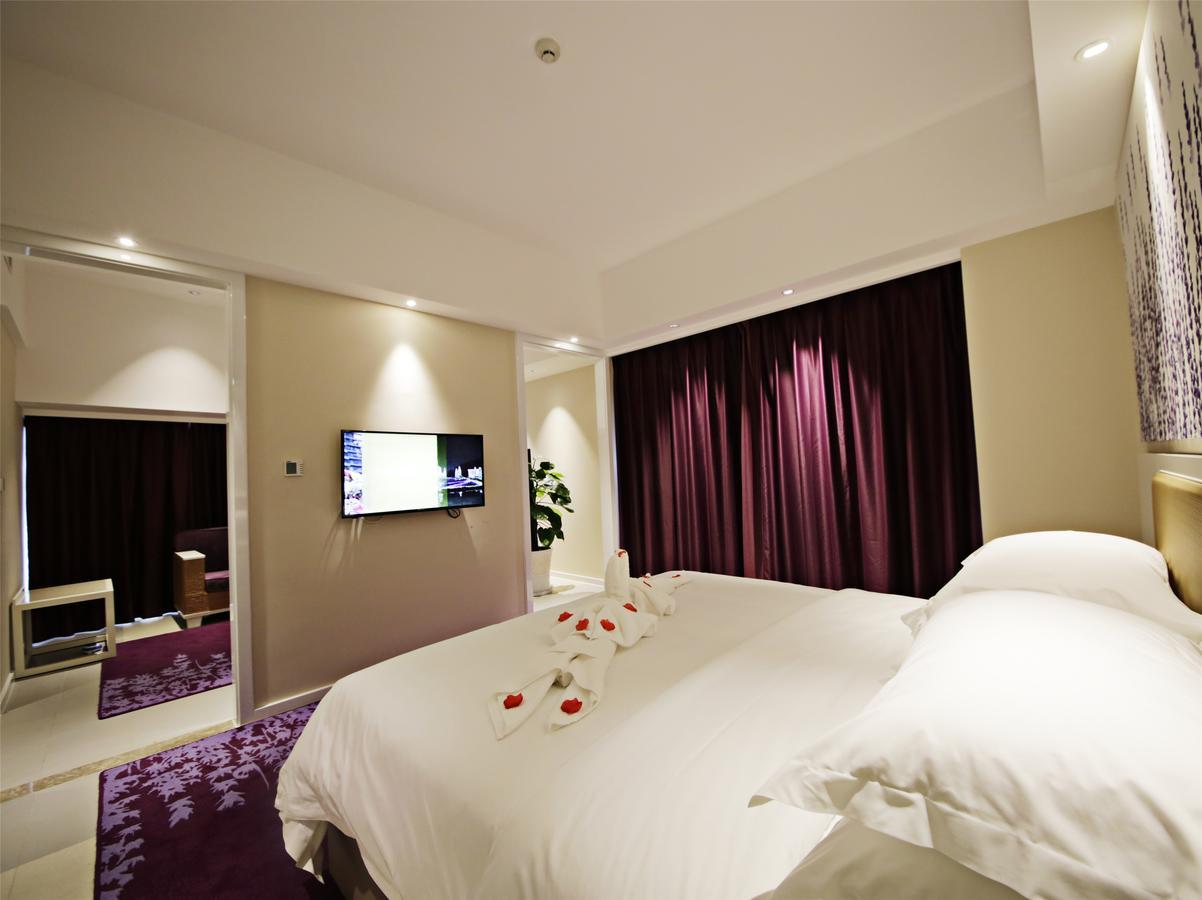Howard Johnson Flower City Hotel Kunming Esterno foto