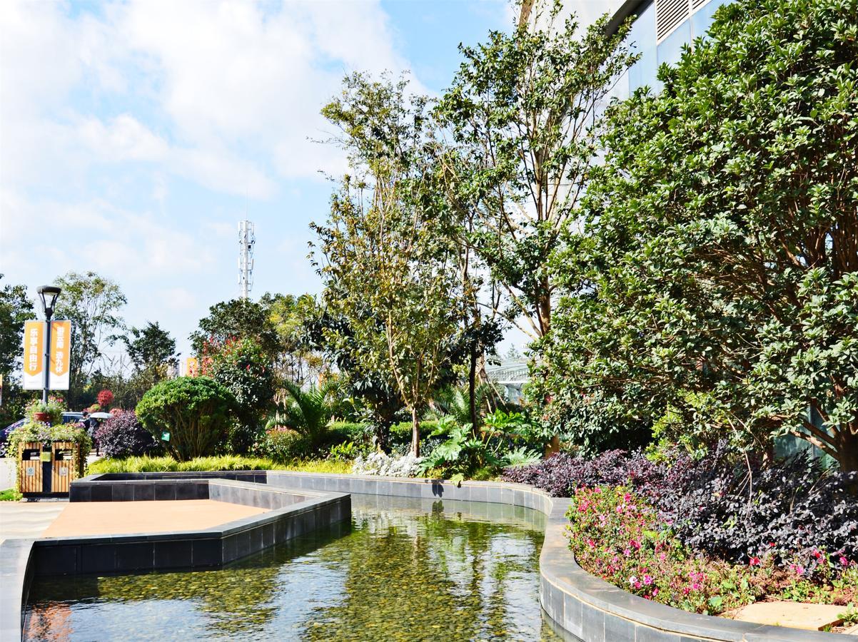 Howard Johnson Flower City Hotel Kunming Esterno foto