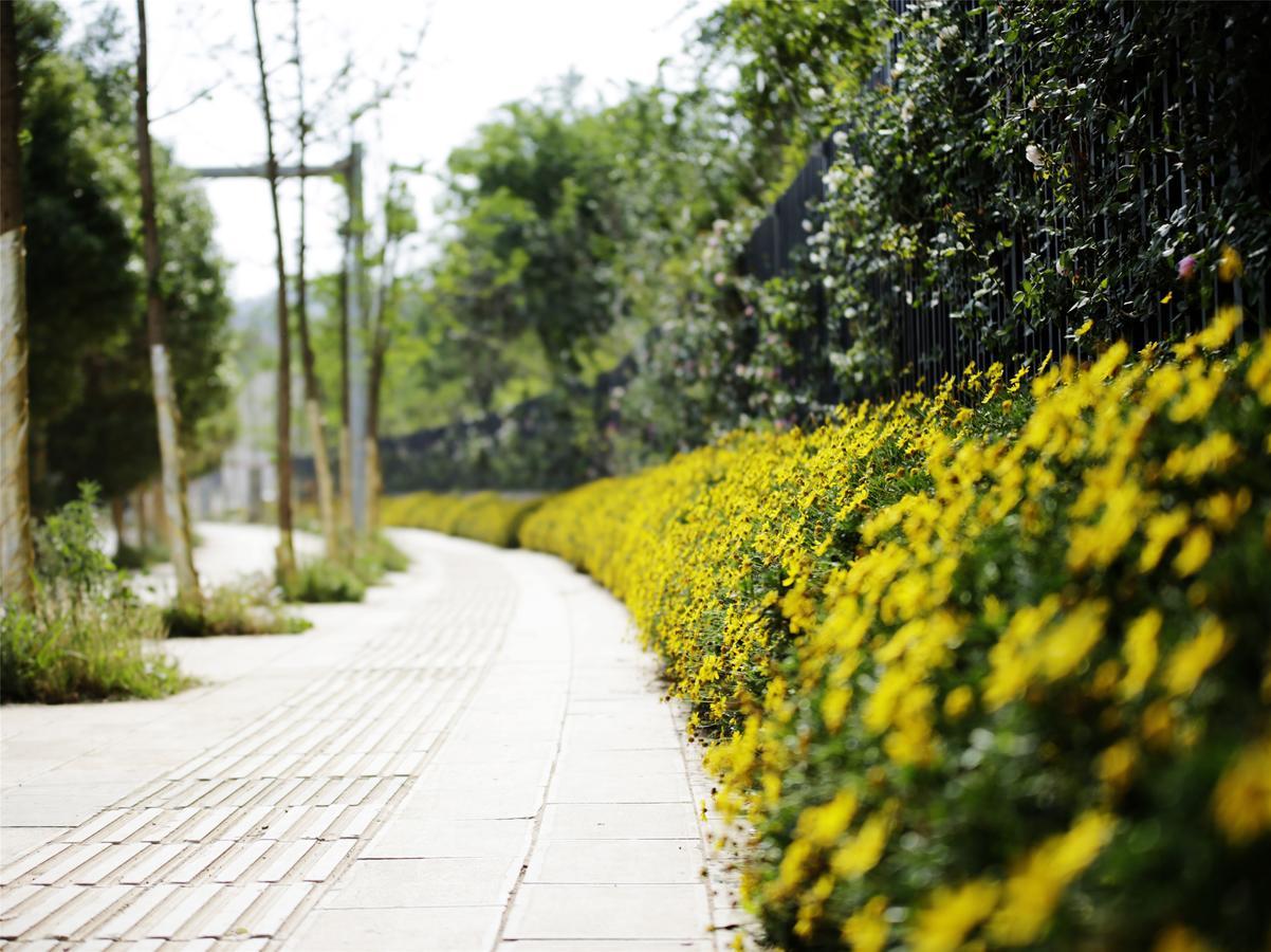 Howard Johnson Flower City Hotel Kunming Esterno foto